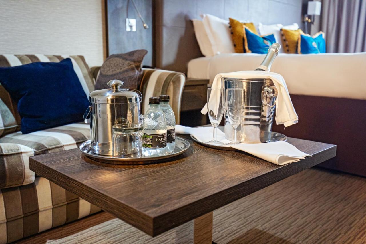 Mercure Milton Keynes Hotel Bagian luar foto
