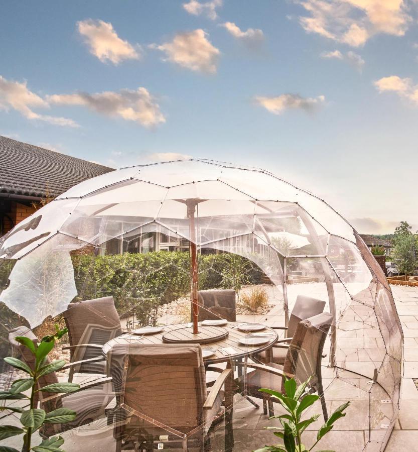 Mercure Milton Keynes Hotel Bagian luar foto