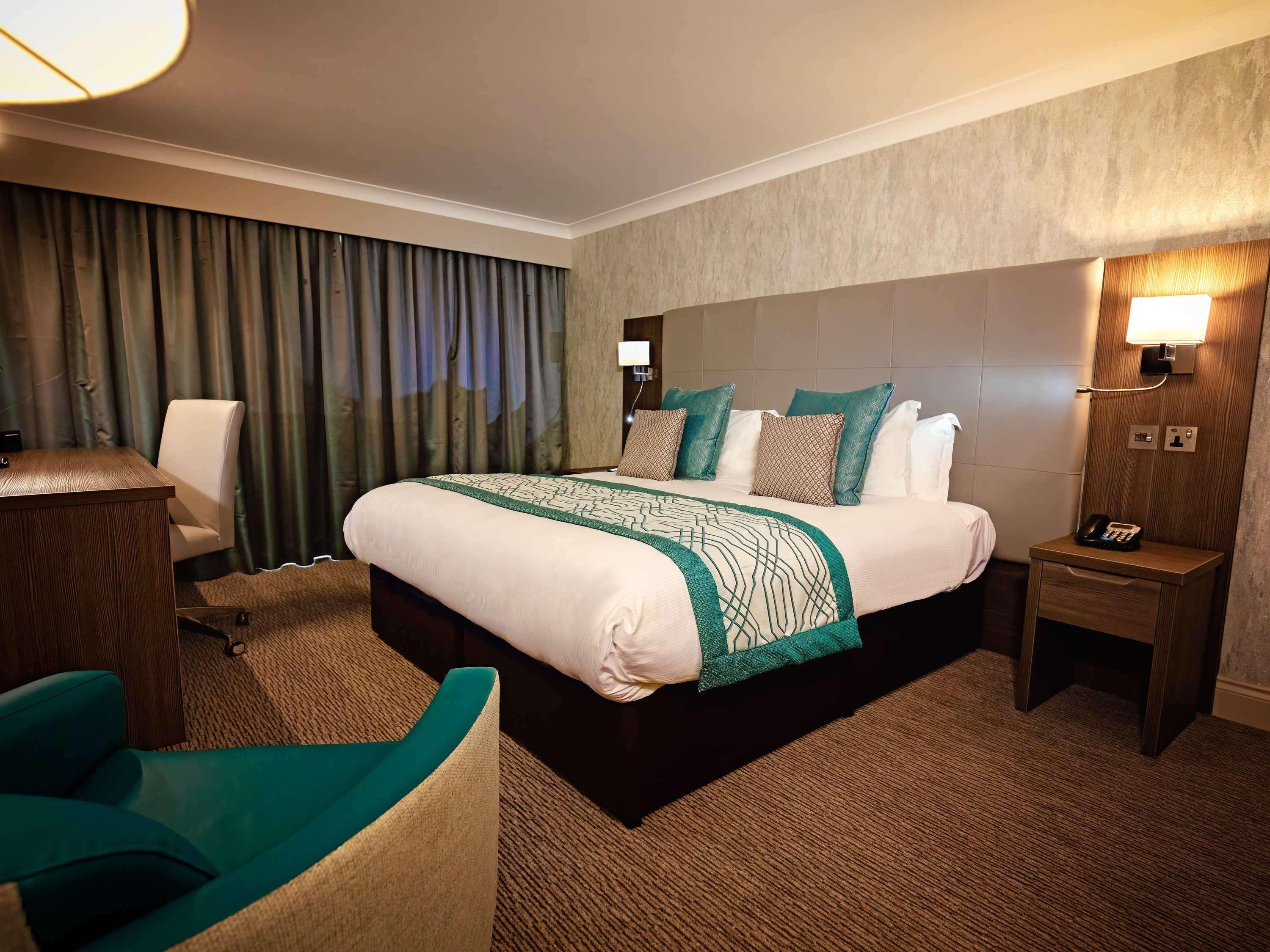Mercure Milton Keynes Hotel Bagian luar foto