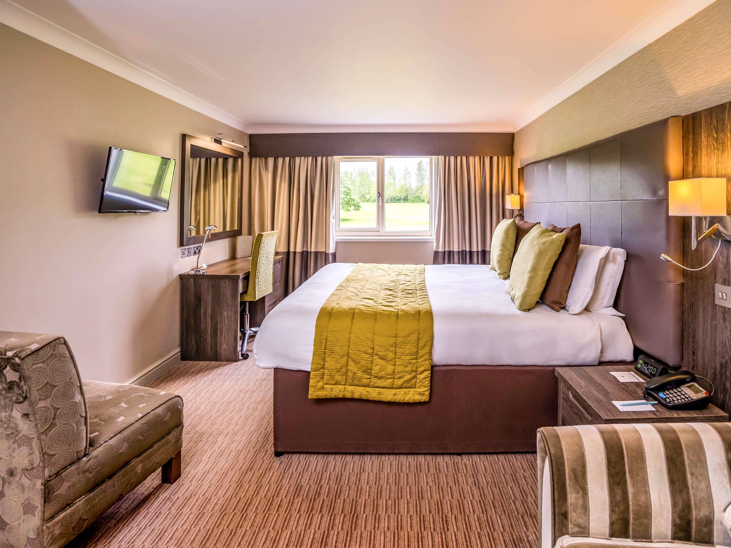 Mercure Milton Keynes Hotel Bagian luar foto