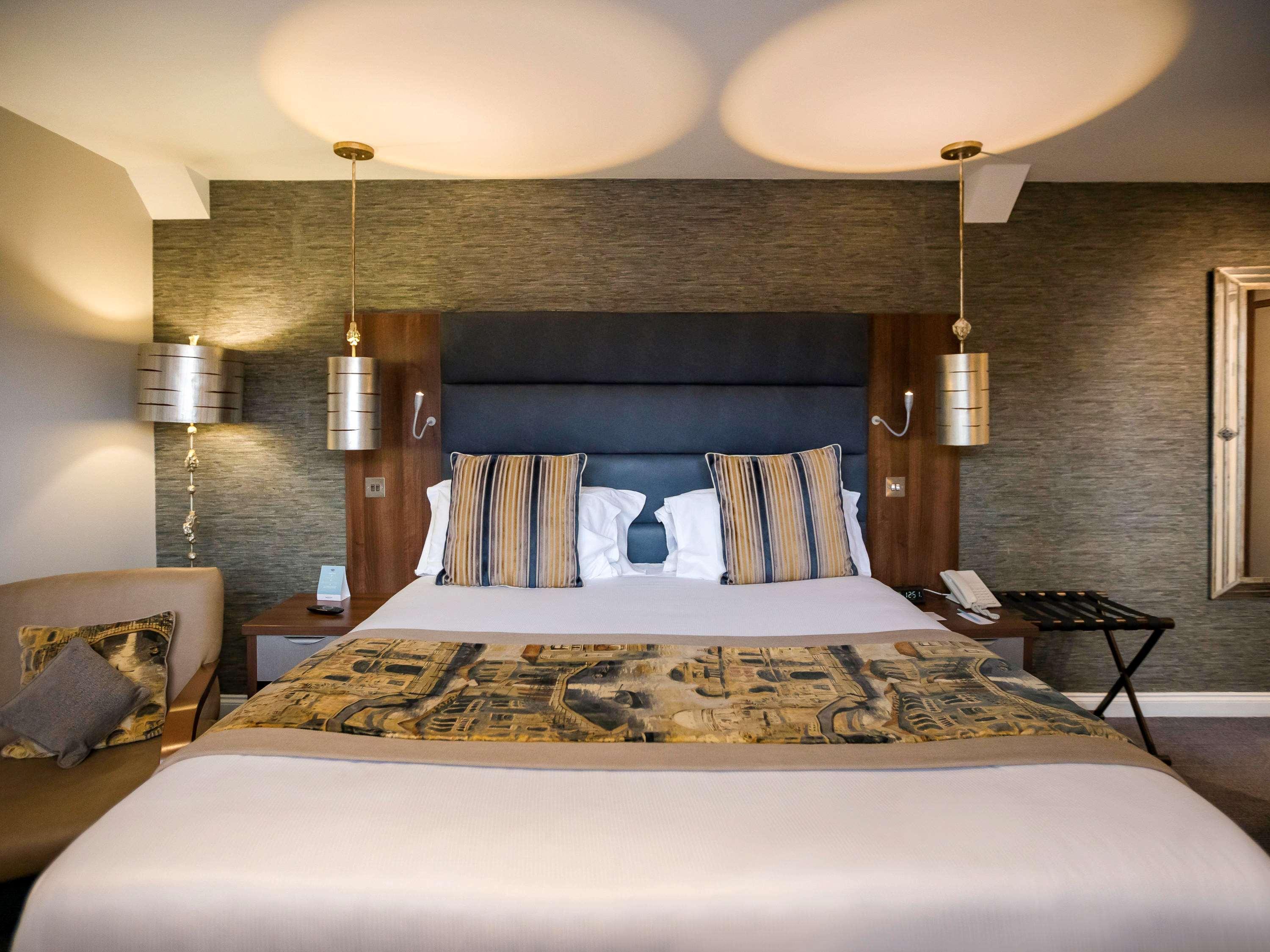 Mercure Milton Keynes Hotel Bagian luar foto