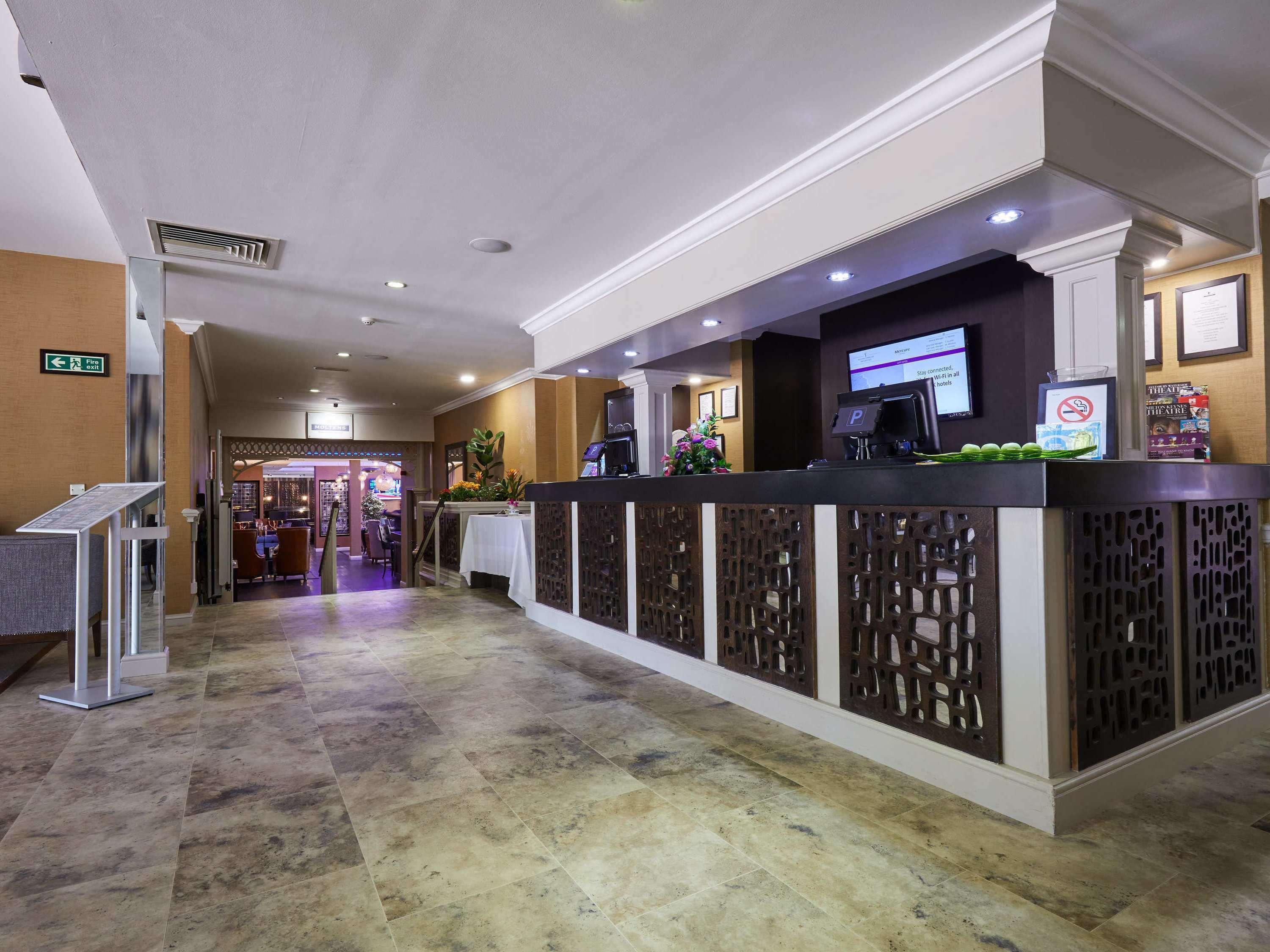 Mercure Milton Keynes Hotel Bagian luar foto