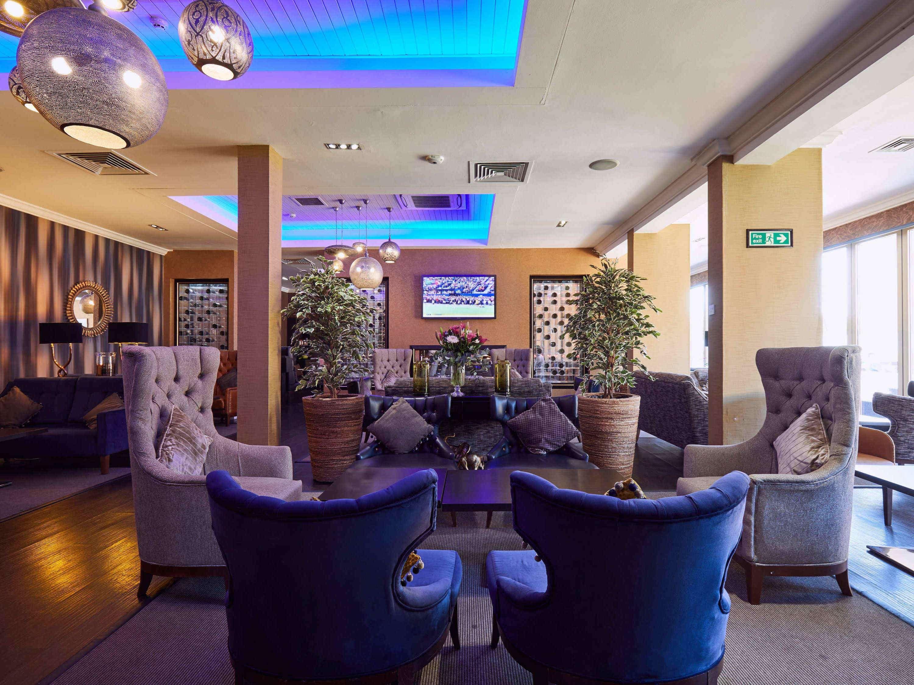 Mercure Milton Keynes Hotel Bagian luar foto