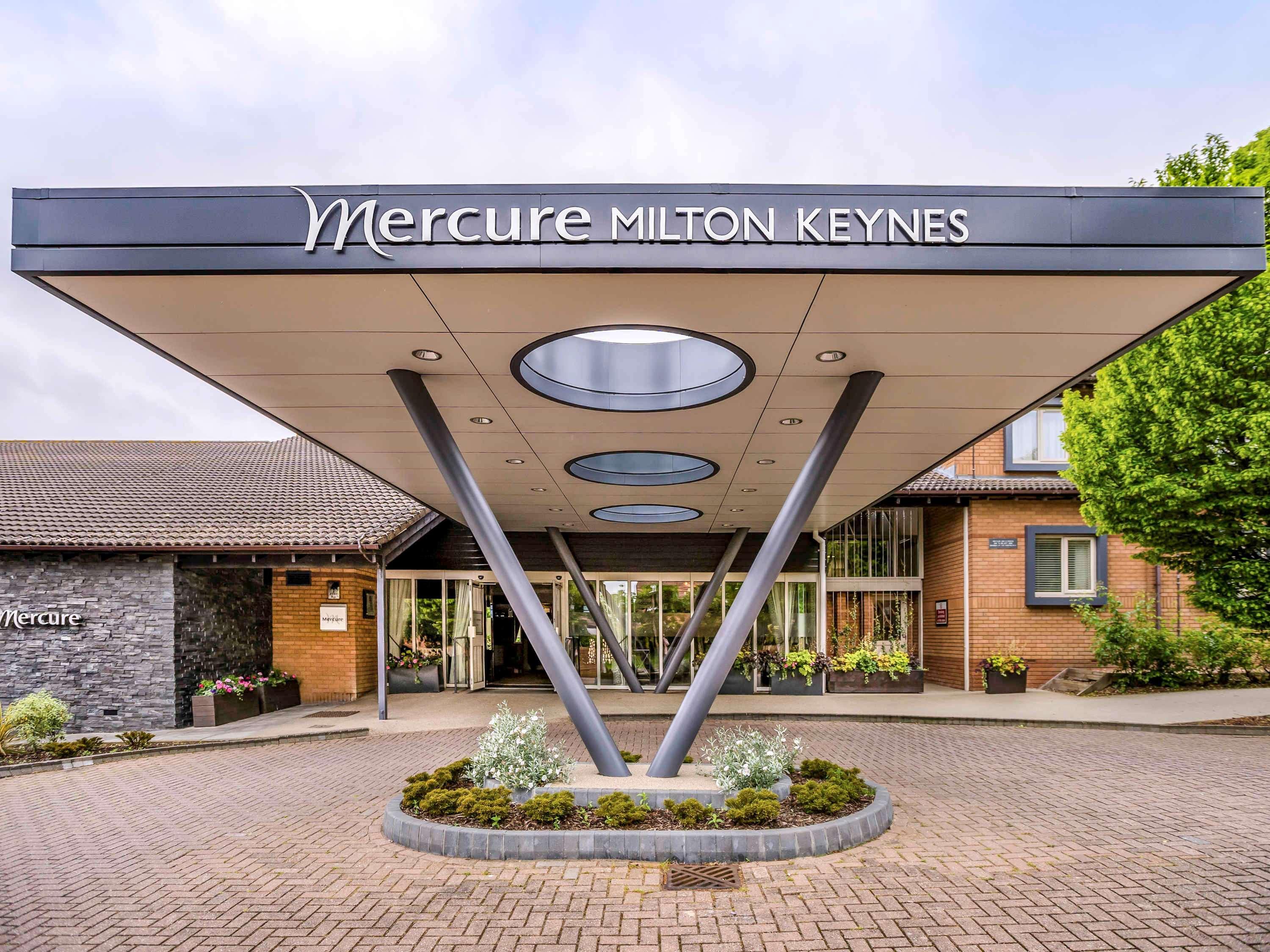 Mercure Milton Keynes Hotel Bagian luar foto