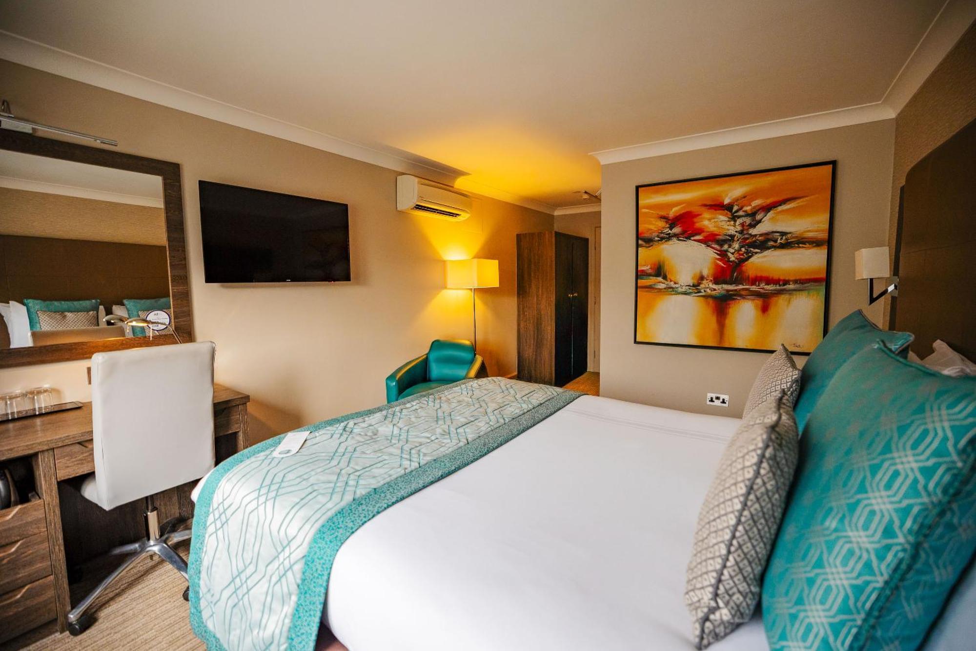 Mercure Milton Keynes Hotel Bagian luar foto