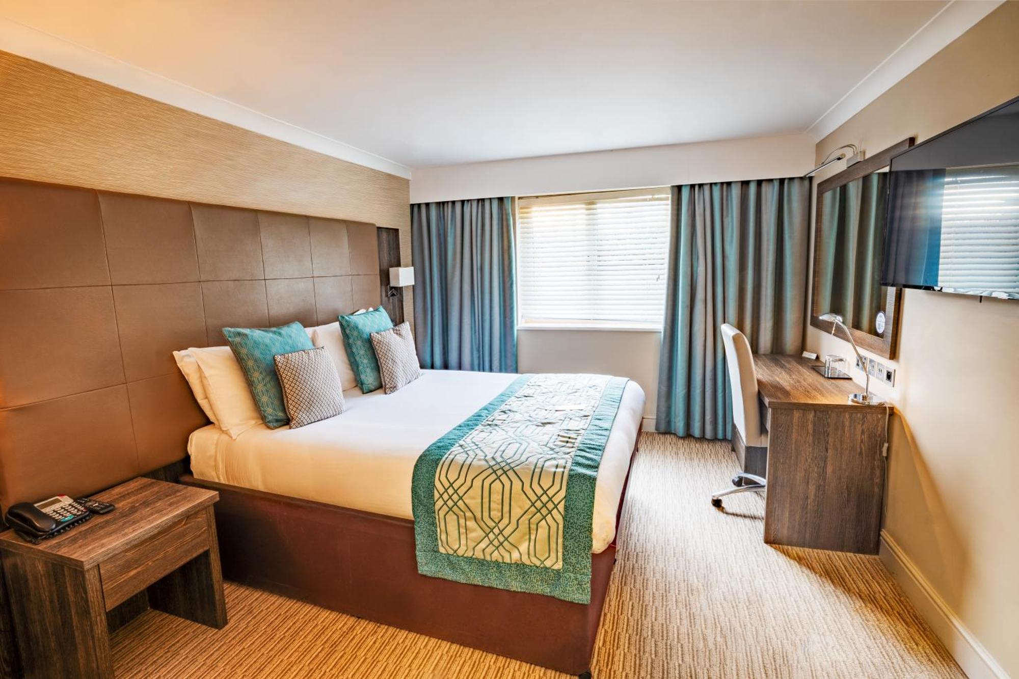 Mercure Milton Keynes Hotel Bagian luar foto