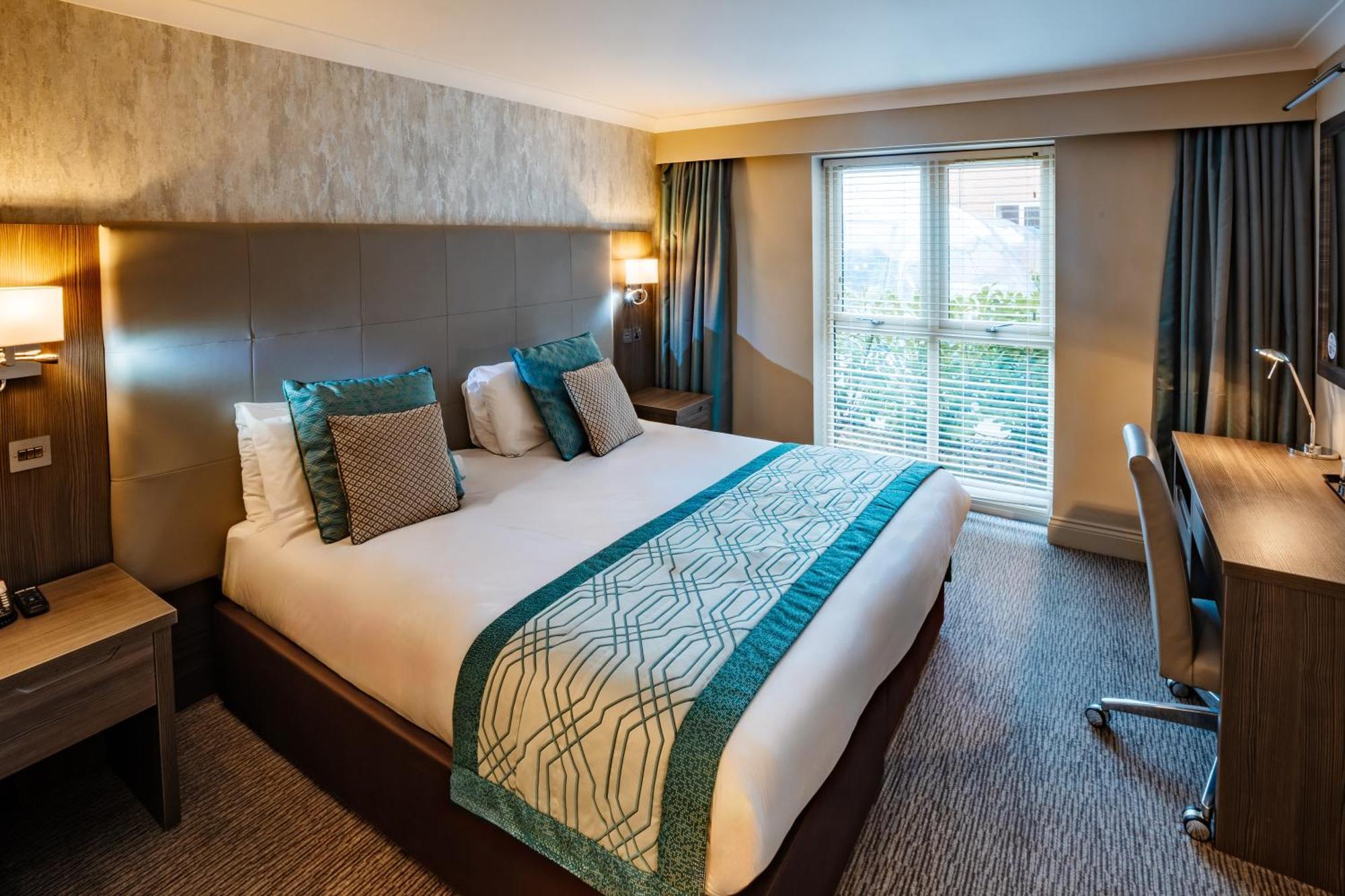 Mercure Milton Keynes Hotel Bagian luar foto
